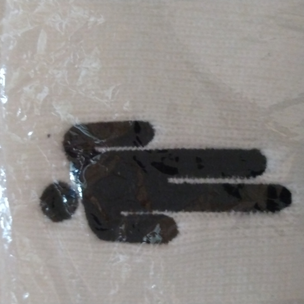 Billie English Beanie Logo Knitted Cap. - Picture 4 of 4